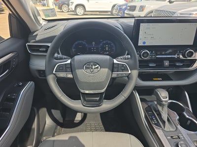 2025 Toyota Highlander Platinum