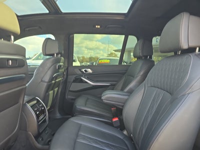 2023 BMW X7 xDrive40i M-Sport