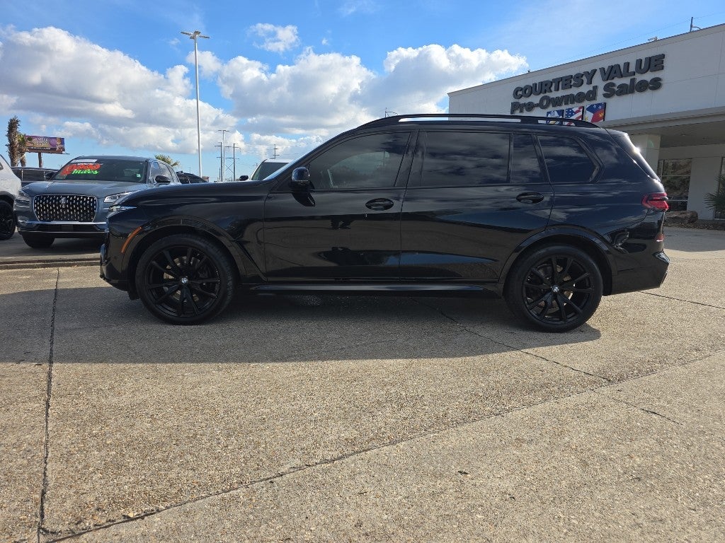 2023 BMW X7 xDrive40i M-Sport