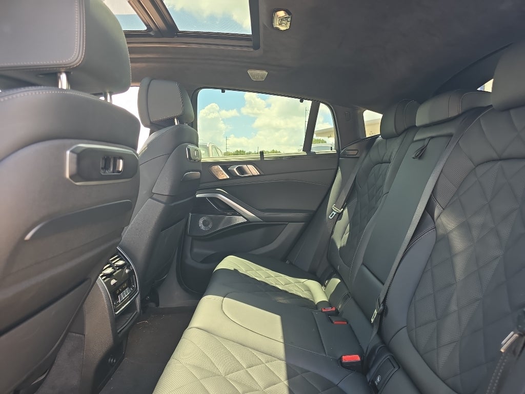 2025 BMW X6 M60i