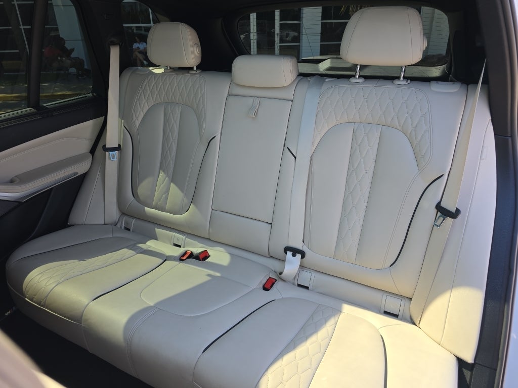 2023 BMW X5 M50i M-Sport