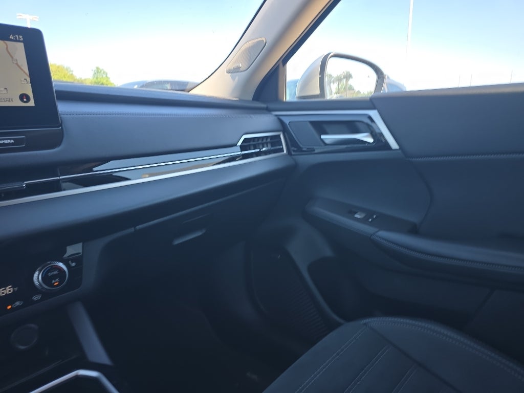 2025 Mitsubishi Outlander Base