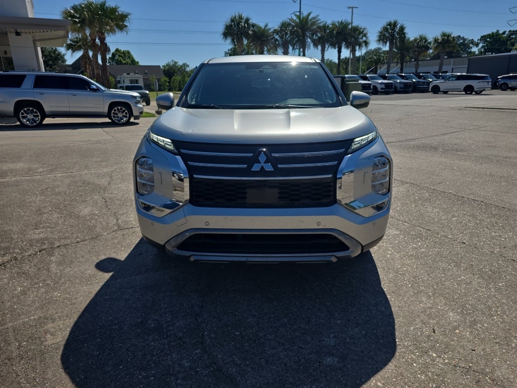 2025 Mitsubishi Outlander Base