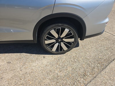 2025 Mitsubishi Outlander Base