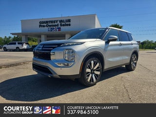 2025 Mitsubishi Outlander Base