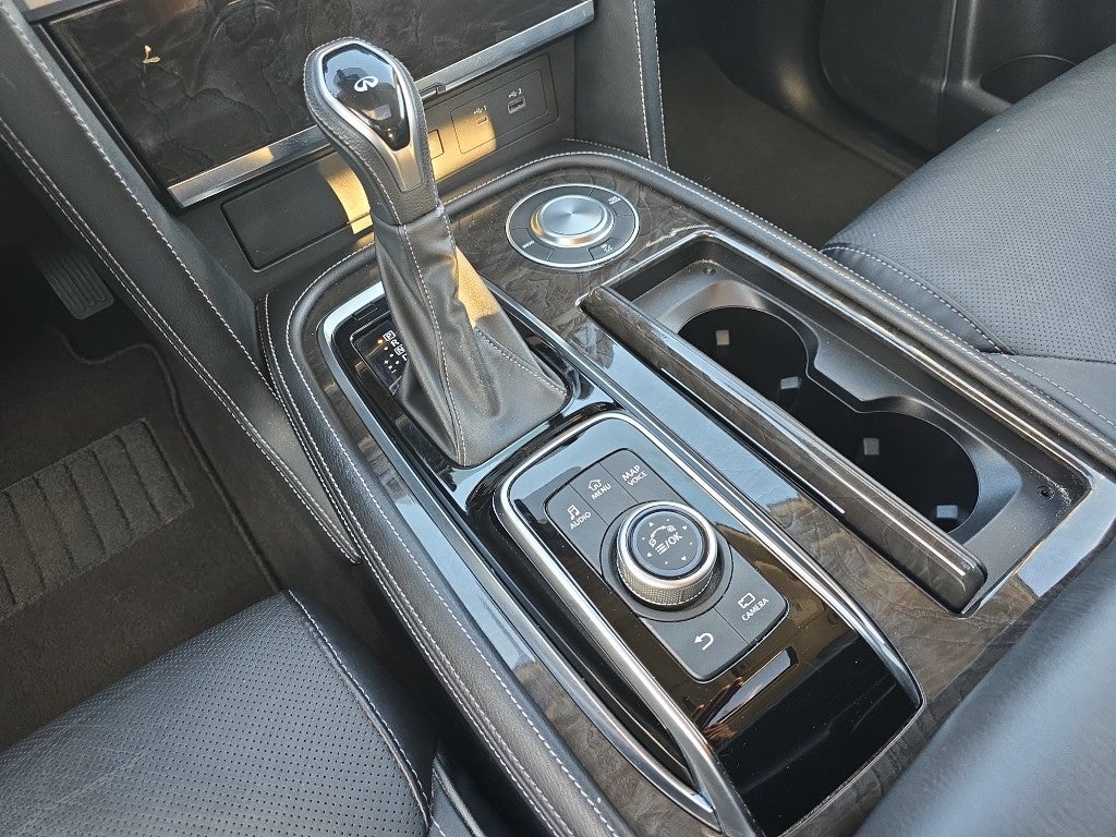 2024 INFINITI QX80 LUXE