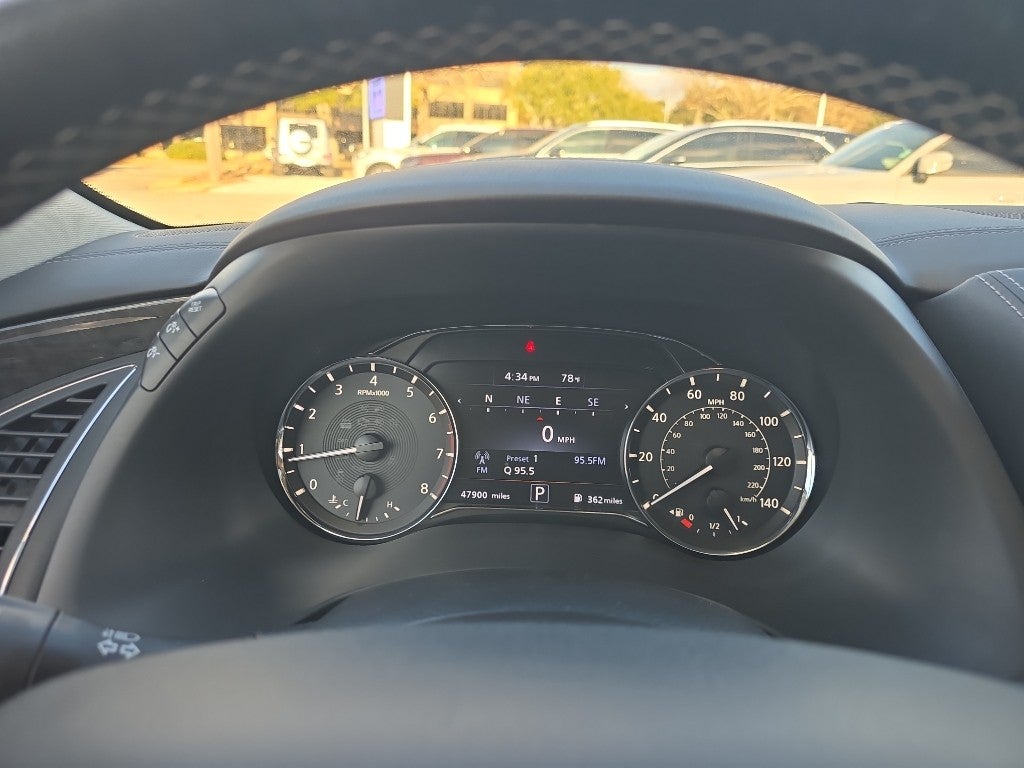 2024 INFINITI QX80 LUXE