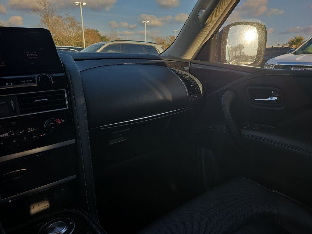 2024 INFINITI QX80 LUXE