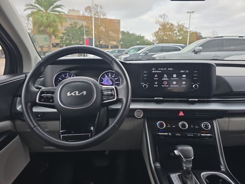 2023 Kia Carnival LX