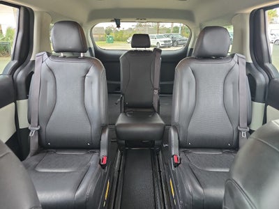 2023 Kia Carnival LX