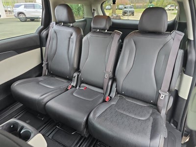 2023 Kia Carnival LX