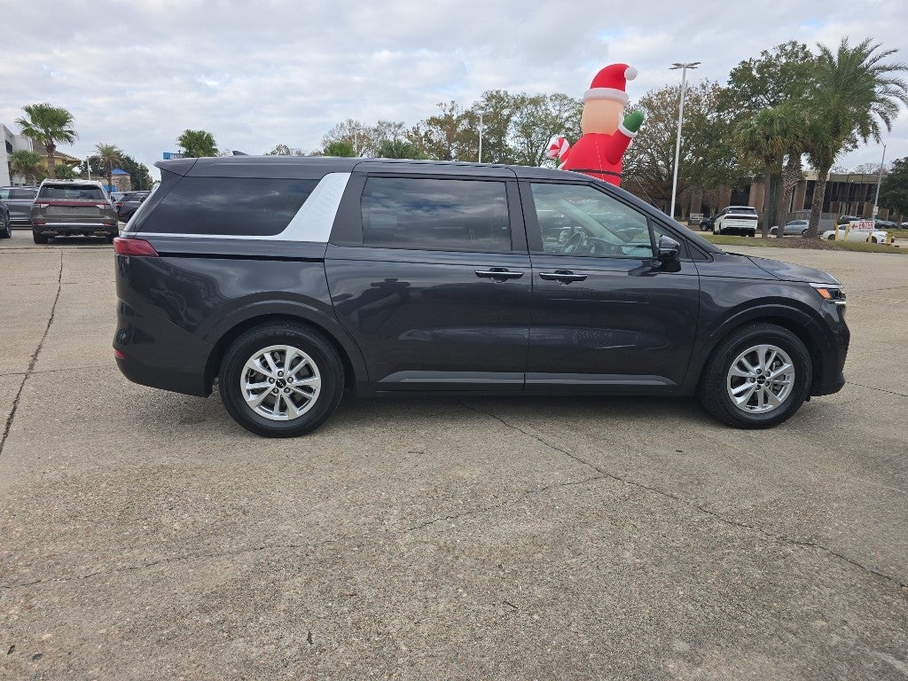 2023 Kia Carnival LX