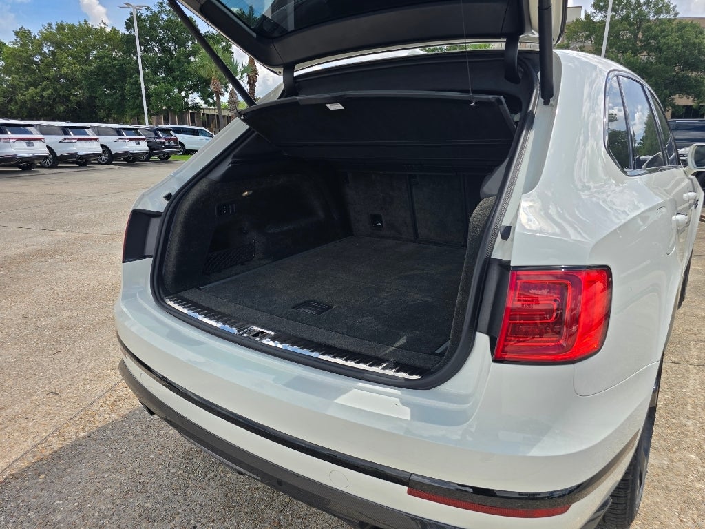 2019 Bentley Bentayga Carbon Fiber Package