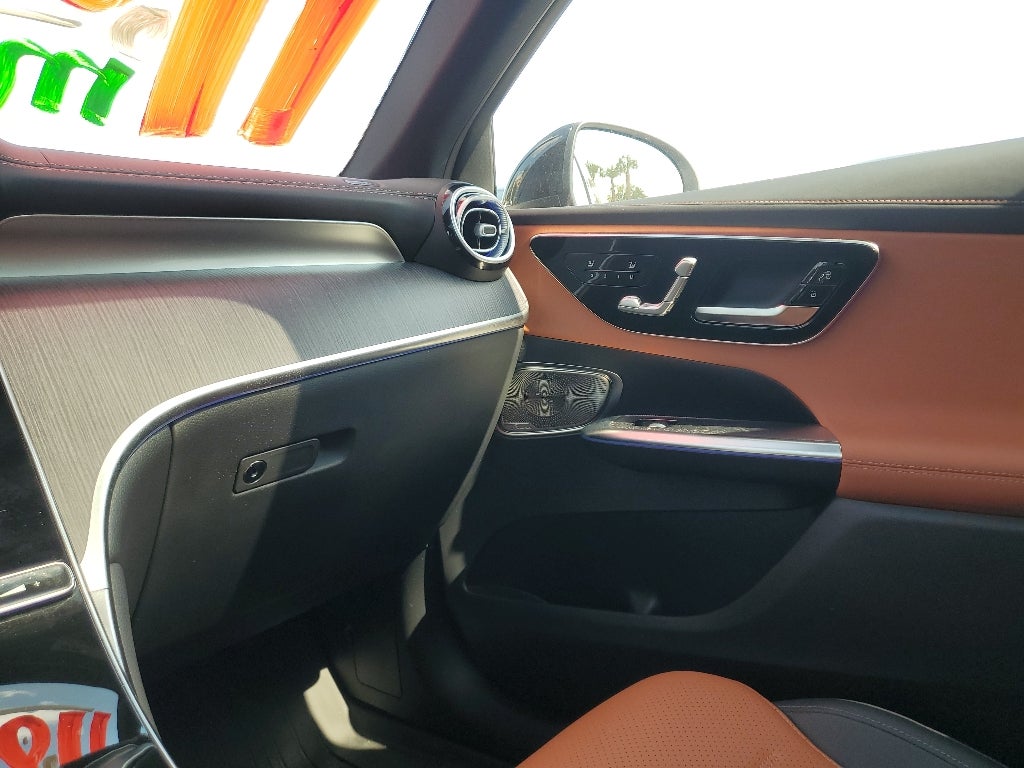 2025 Mercedes-Benz GLC 300