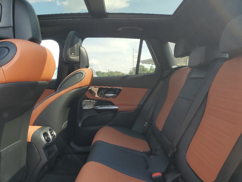 2025 Mercedes-Benz GLC 300