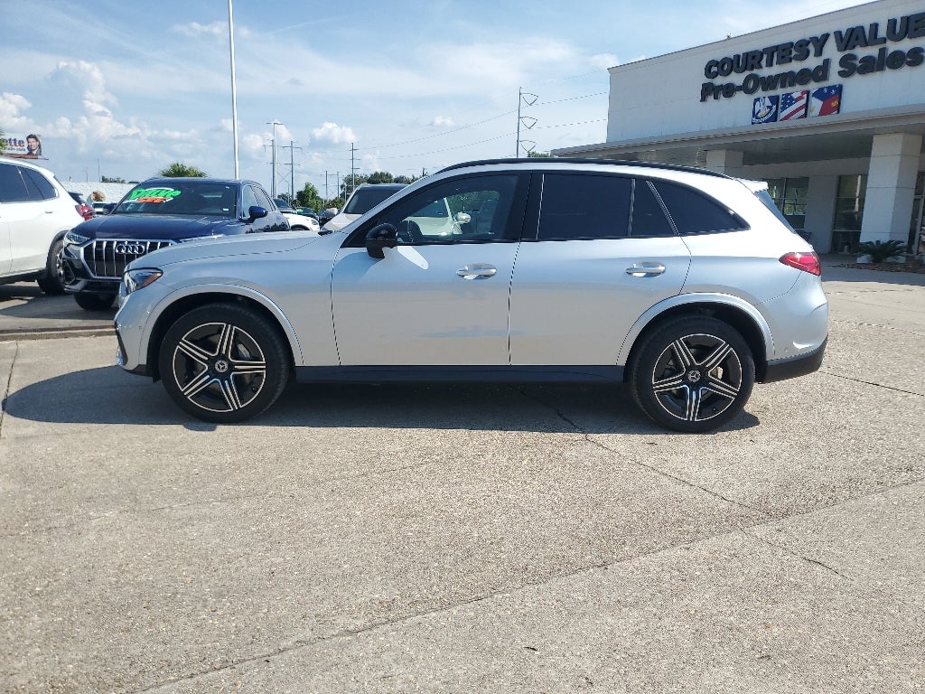 2025 Mercedes-Benz GLC 300