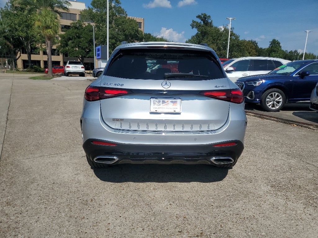 2025 Mercedes-Benz GLC 300