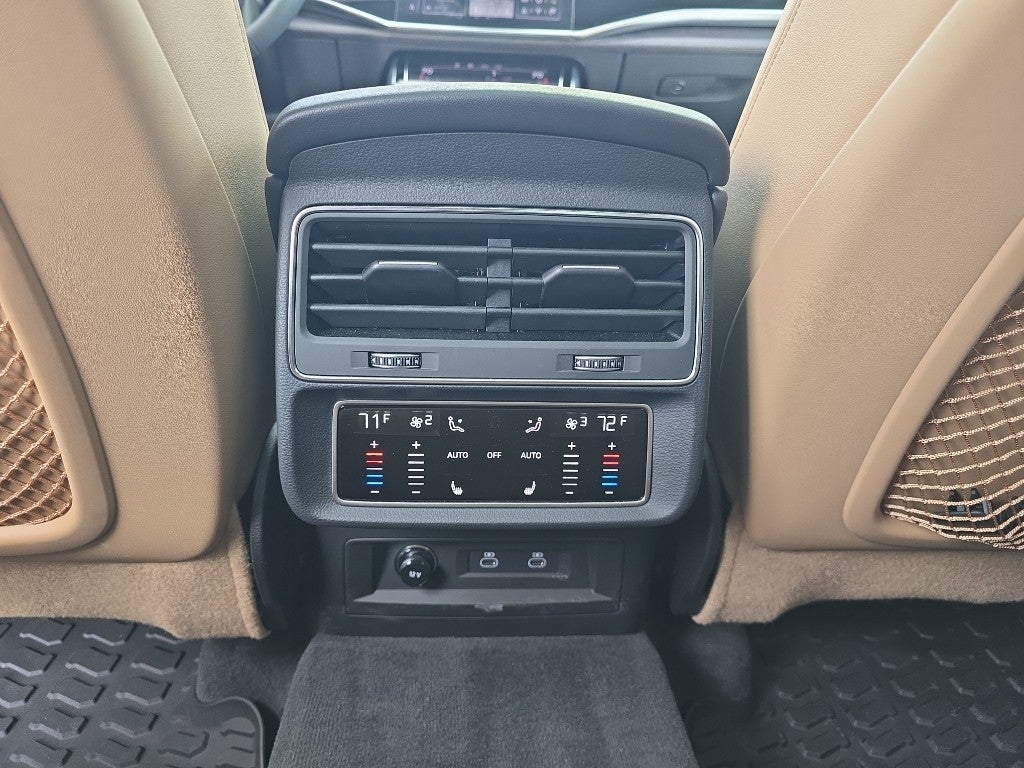 2025 Audi Q8 Premium Plus