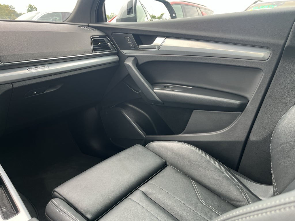 2025 Audi Q5 S line Premium