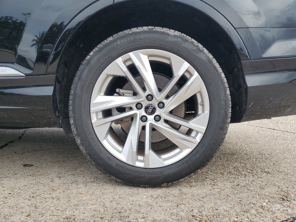 2023 Audi Q7 Premium Plus