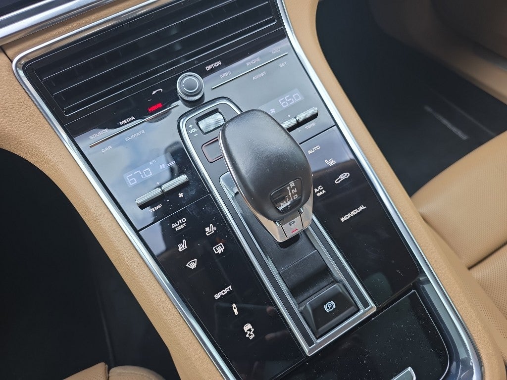 2020 Porsche Panamera 4