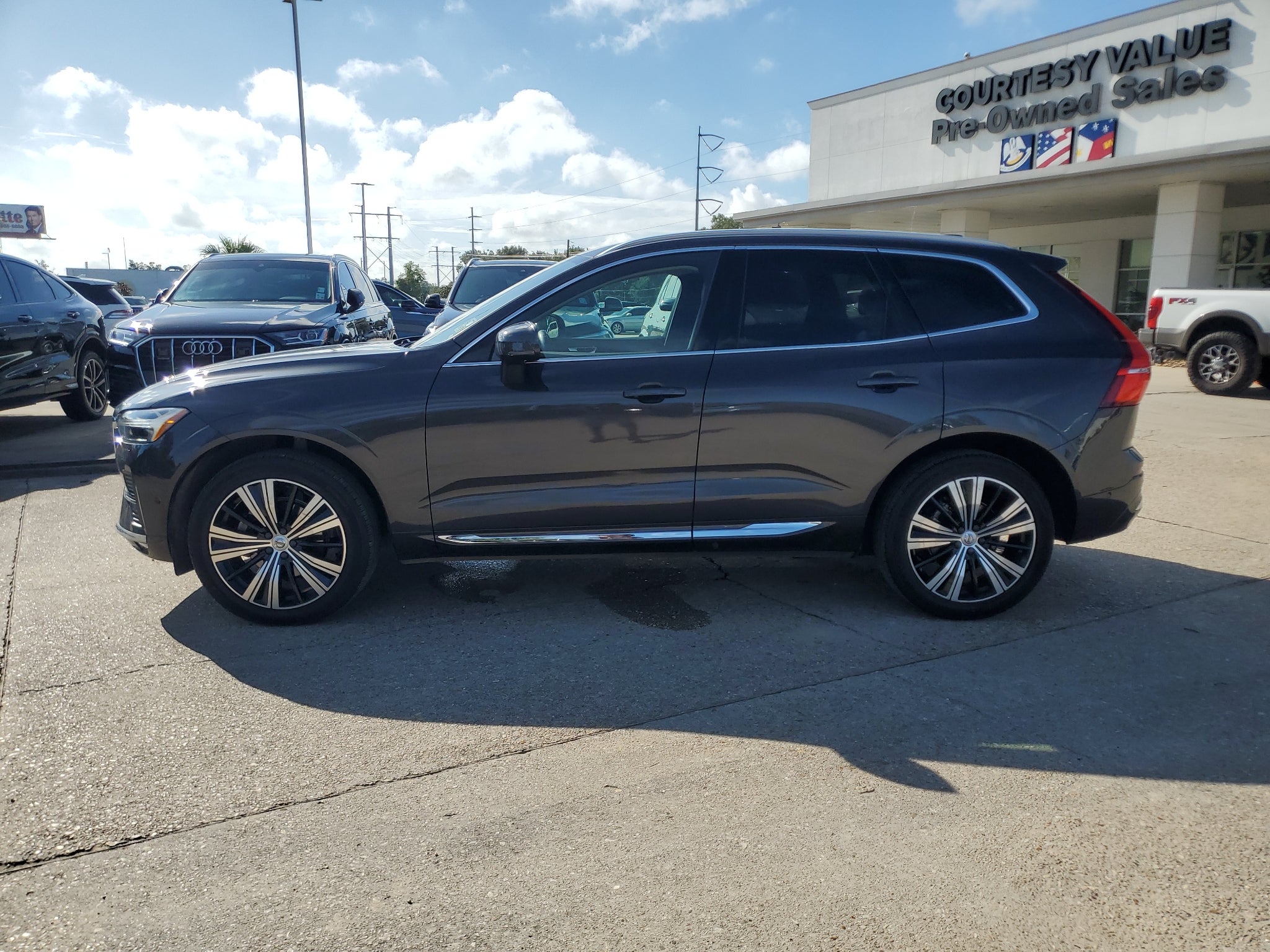 2022 Volvo XC60 B5 Inscription
