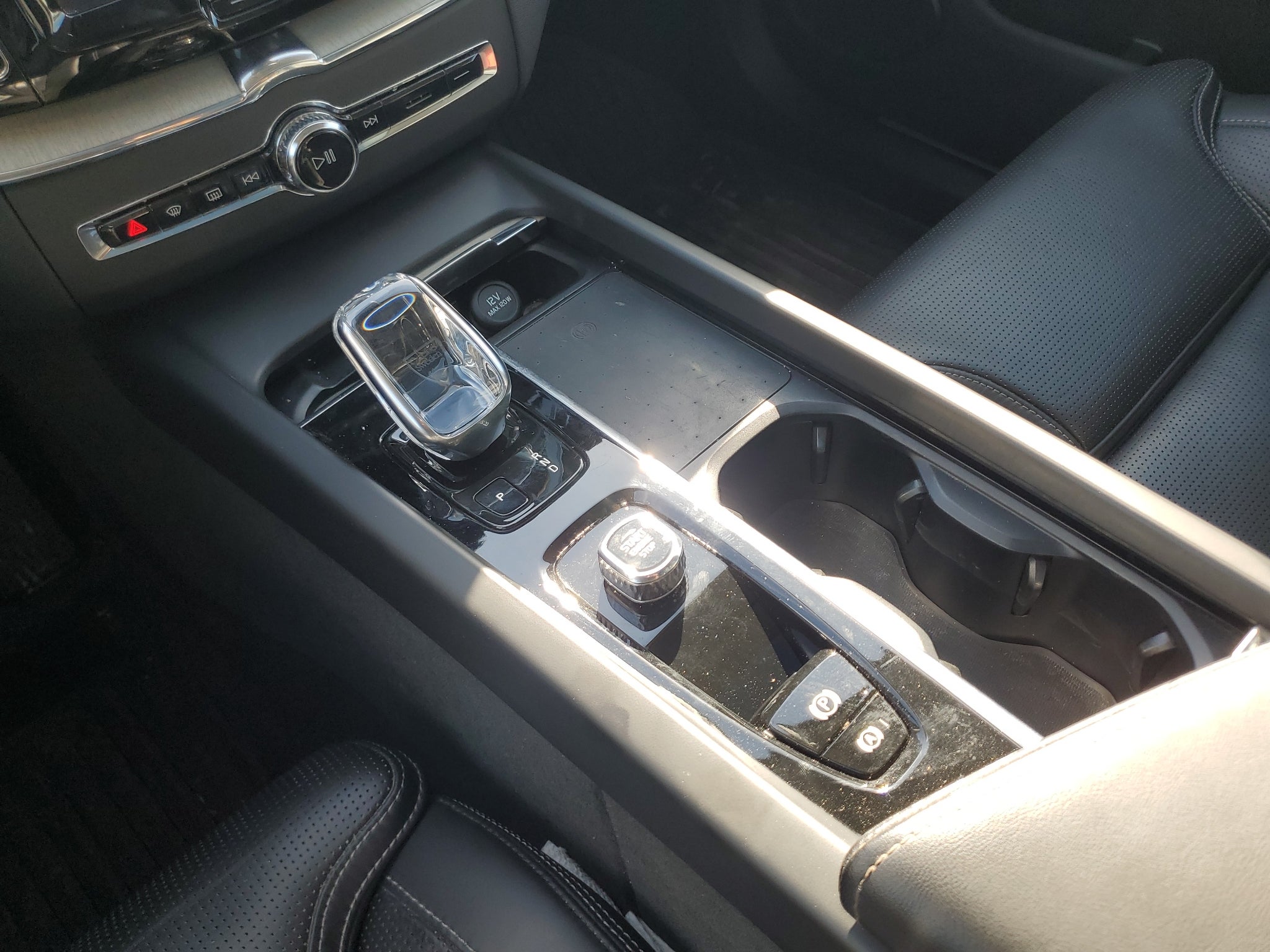 2022 Volvo XC60 B5 Inscription