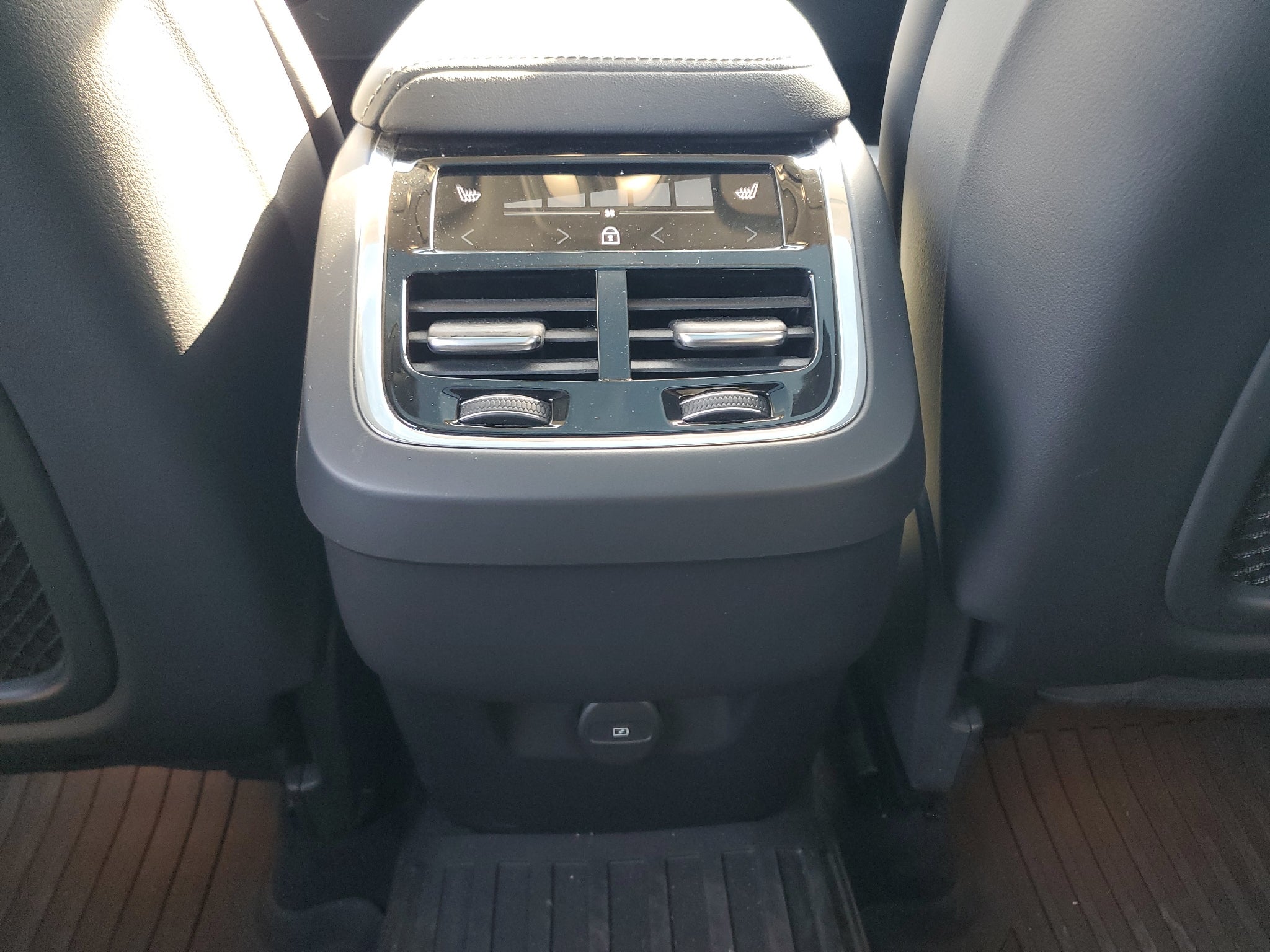 2022 Volvo XC60 B5 Inscription
