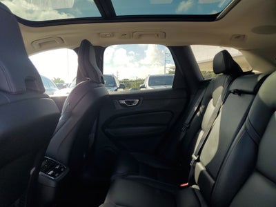 2022 Volvo XC60 B5 Inscription