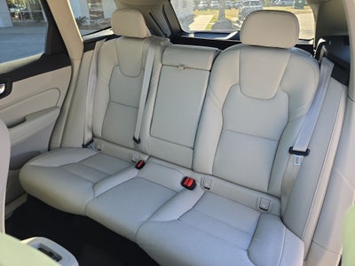 2023 Volvo XC60 Plus Bright Theme