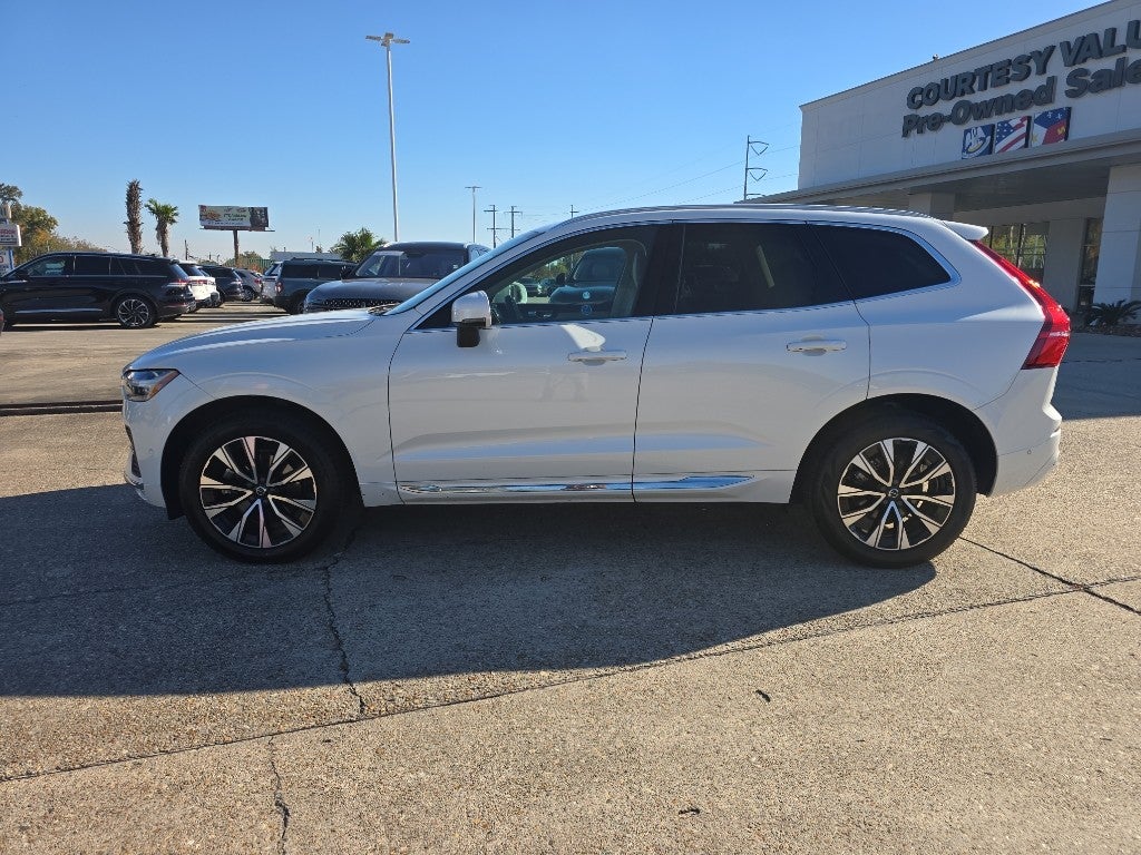 2023 Volvo XC60 Plus Bright Theme