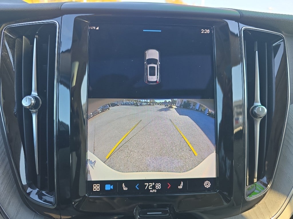 2023 Volvo XC60 Plus Bright Theme