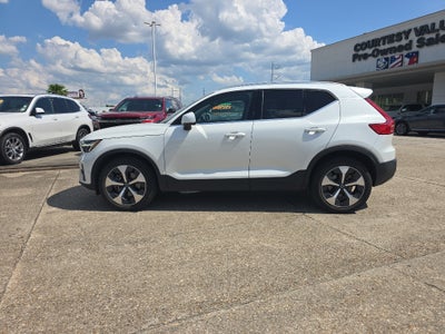 2023 Volvo XC40 B5 Plus Bright Theme