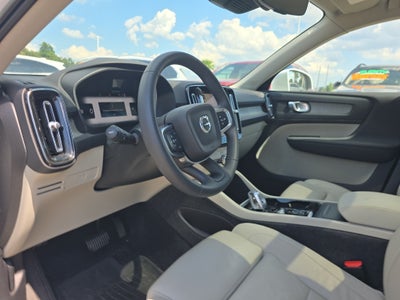 2023 Volvo XC40 B5 Plus Bright Theme