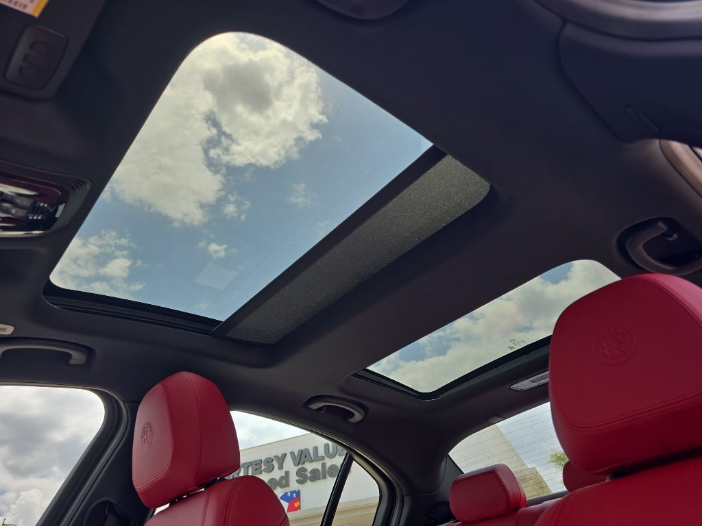 2024 Alfa Romeo Giulia Veloce