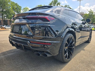 2022 Lamborghini Urus Base
