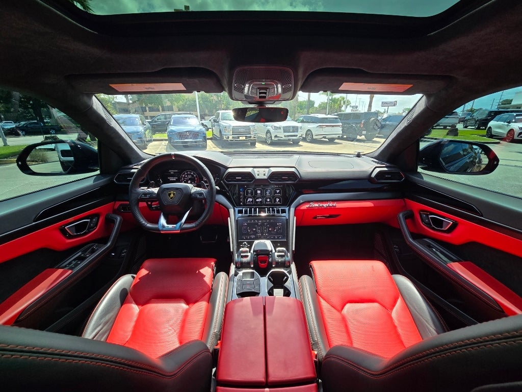 2022 Lamborghini Urus Base
