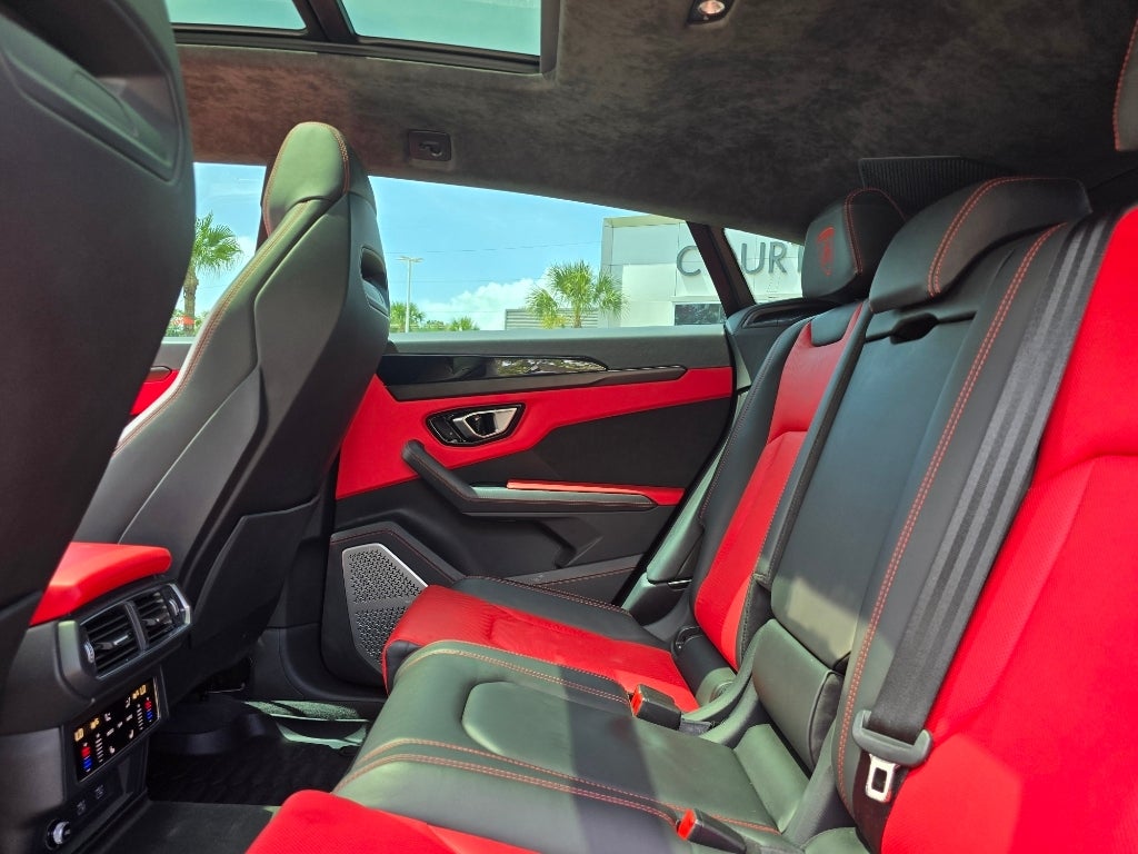2022 Lamborghini Urus Base