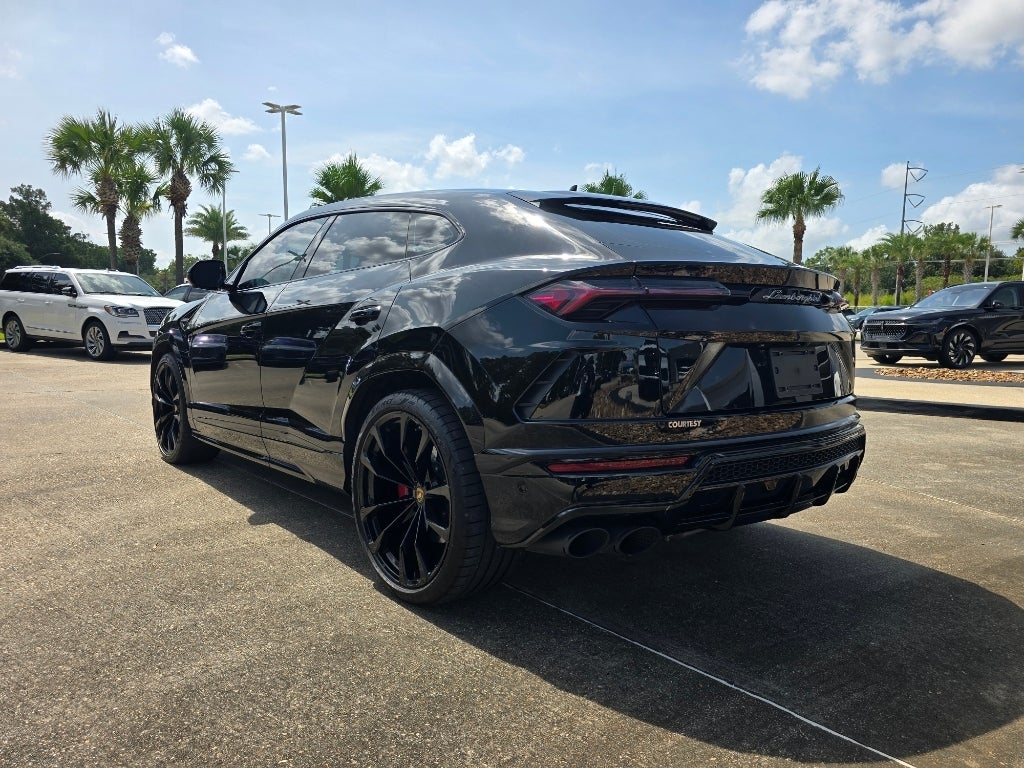 2022 Lamborghini Urus Base
