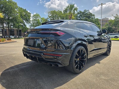 2022 Lamborghini Urus Base