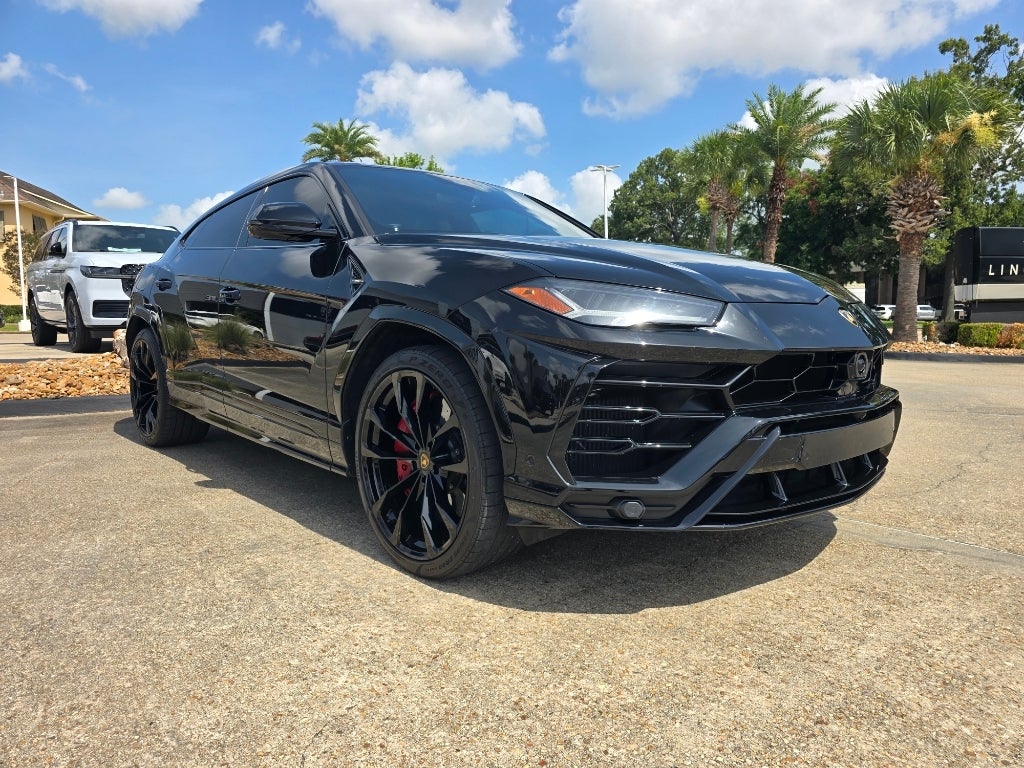 2022 Lamborghini Urus Base