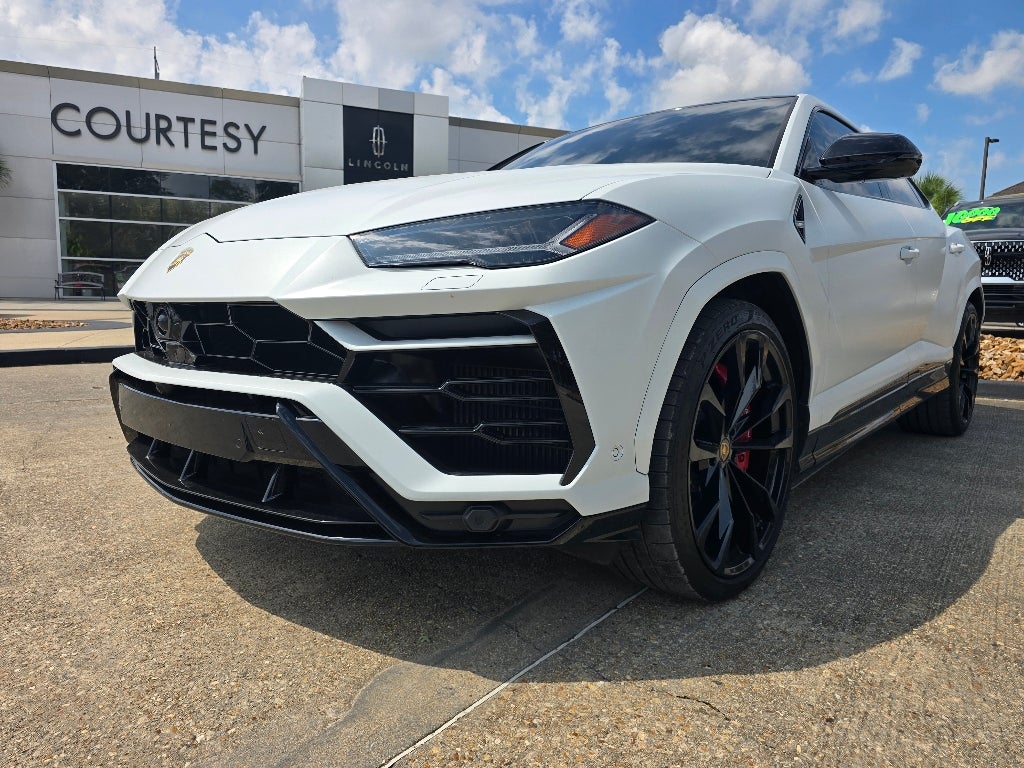 2022 Lamborghini Urus Graphite Capsule