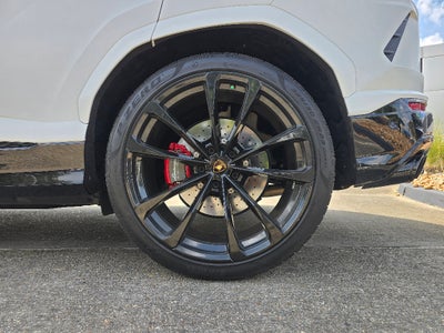 2022 Lamborghini Urus Graphite Capsule