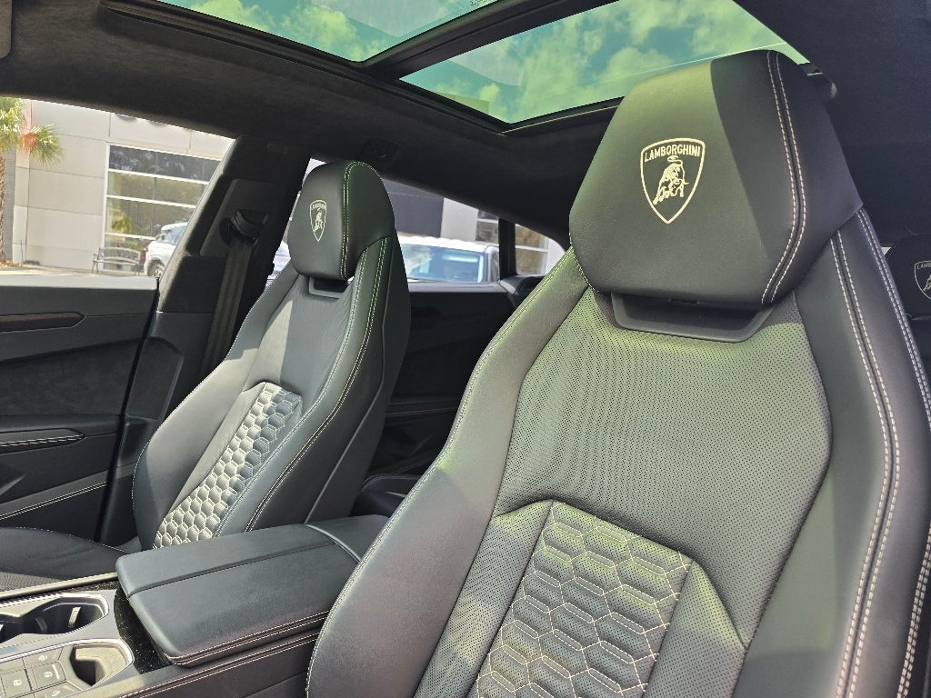 2022 Lamborghini Urus Graphite Capsule