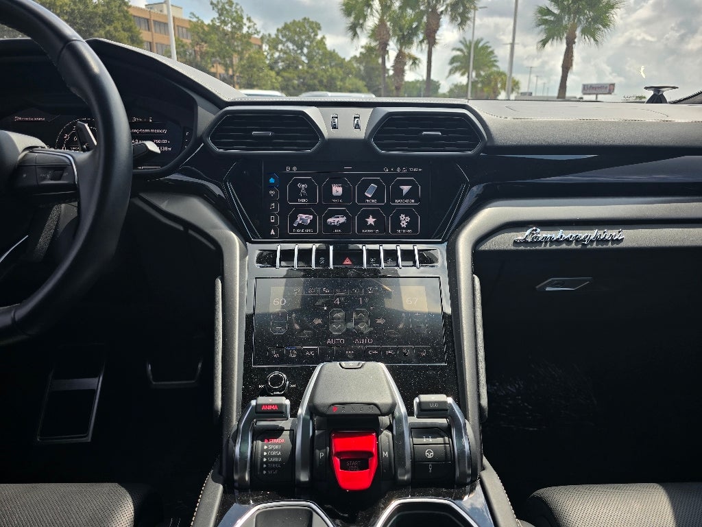 2022 Lamborghini Urus Graphite Capsule