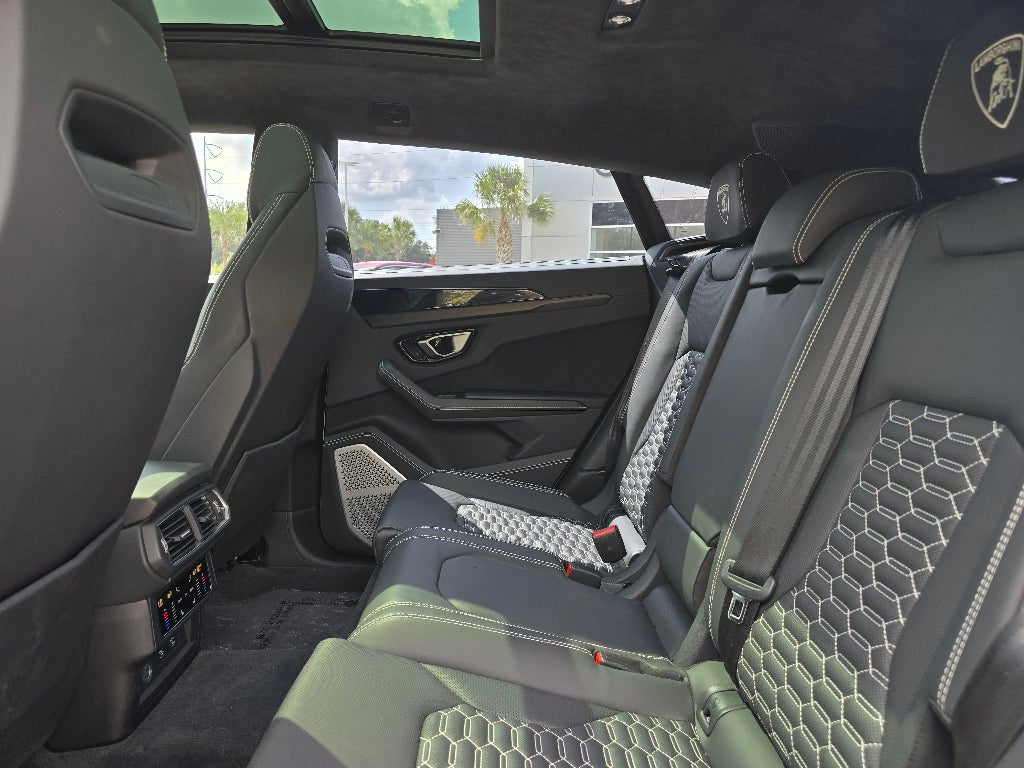 2022 Lamborghini Urus Graphite Capsule