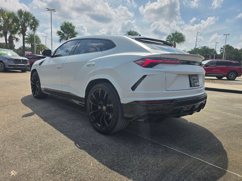 2022 Lamborghini Urus Graphite Capsule