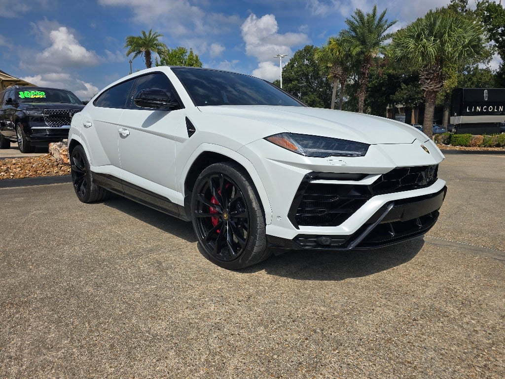 2022 Lamborghini Urus Graphite Capsule