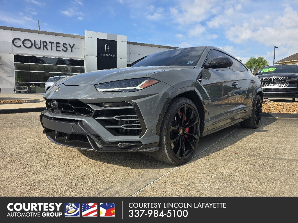 2022 Lamborghini Urus Graphite Capsule