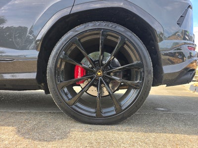 2022 Lamborghini Urus Graphite Capsule
